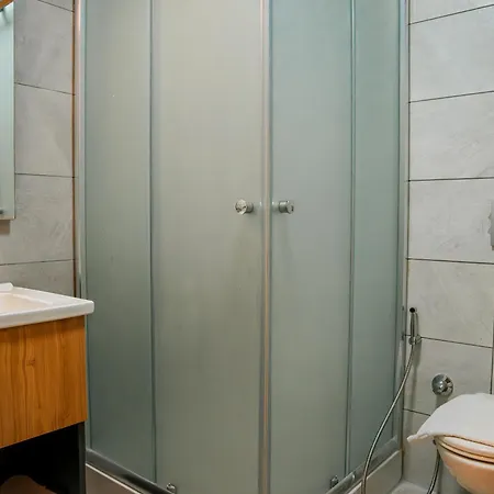 Hotel Burc Airport *