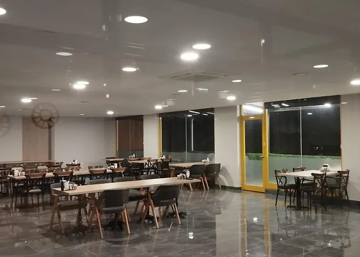 Burc Airport فندق ترابزون