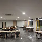 Hotel Burc Airport 3*